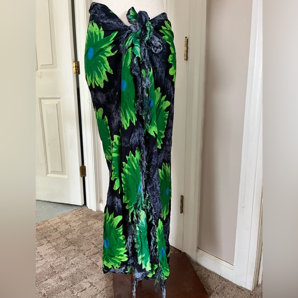 KOKO KNOT beach sarong